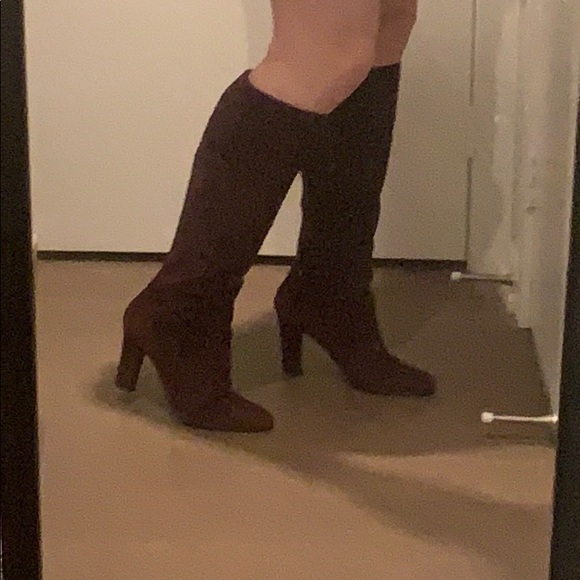 SALVATORE FERRAGAMO suede knee boots - Picture 4 of 7
